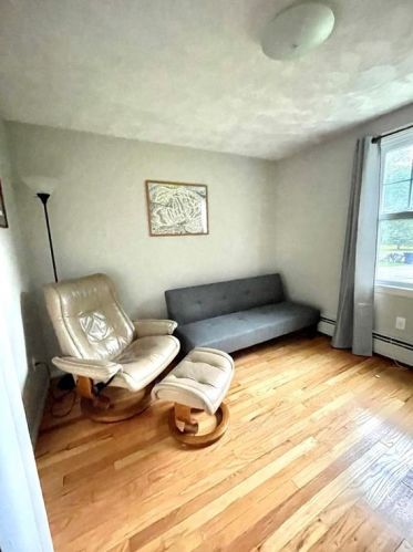 435 Middle Rd, Warwick RI  02818-2324 exterior