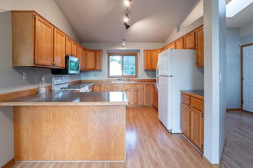 4654 Oakwood Cir, Prior Lake, MN 55372-2989