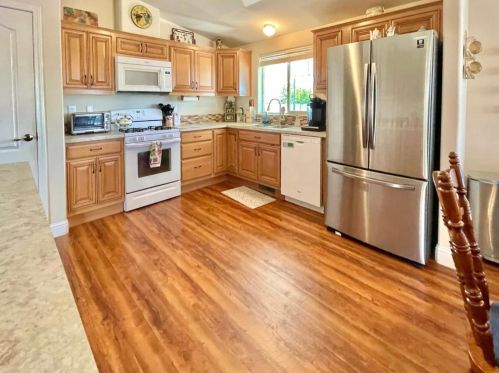 3804 Moana Way, Modesto, CA 95355-1221