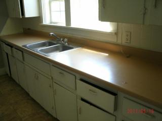 1132 Division St, Springfield MO  65803-1712 exterior