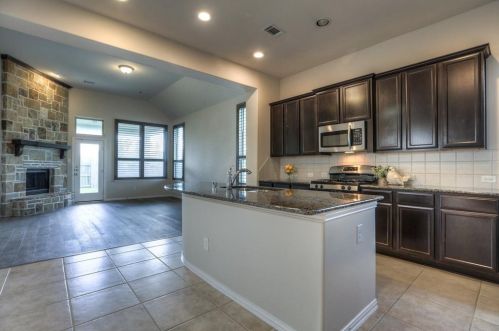 8206 Laughing Falcon Trl, Conroe TX  77385-1122 exterior