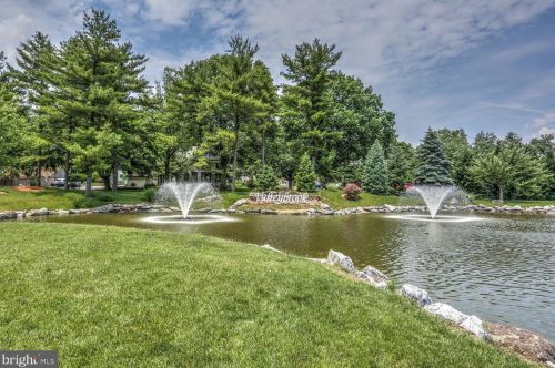 216 Valleybrook Dr, Lancaster PA  17601-4623 exterior