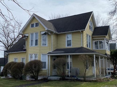 32 Chapel St, Milford, CT 06460-8028