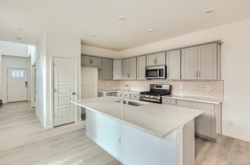 23949 34th Ave, Denver CO  80019-5918 exterior