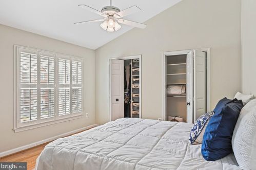 11760 Great Owl Cir, Herndon VA  20194-1169 exterior
