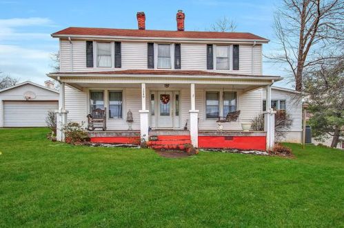 1540 Penley Blvd, Salem, VA 24153-5906