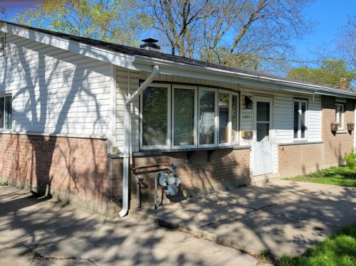 1371 Forest Ave, Calumet City, IL 60409-6047