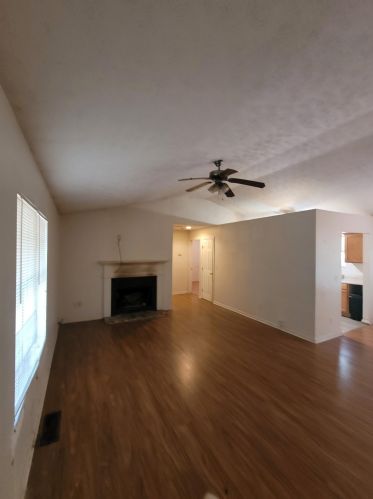 507 Lakeshore Dr, Stockbridge, GA 30281-2031