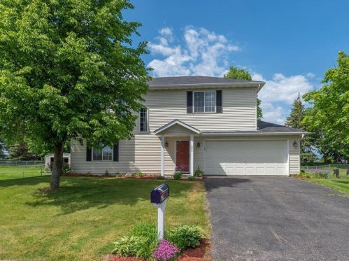 1283 Creekside Dr, Minnetrista, MN 55387