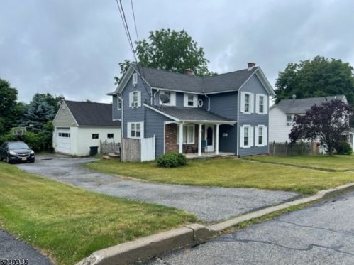 14 4th St, Wantage, NJ 07461-2512