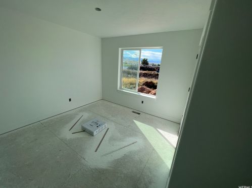 492 600, Hyrum UT 84319-1763 exterior