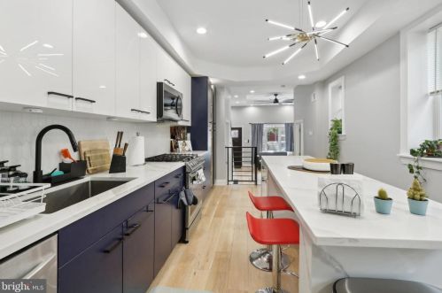 2037 6 St, Philadelphia PA 19140-4528 exterior