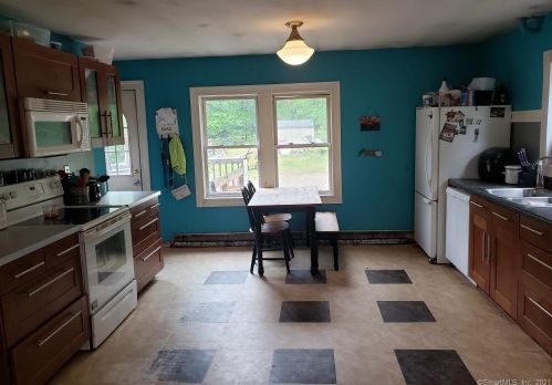 246 Breakneck Hill Rd, Killingly, CT 06241-1701