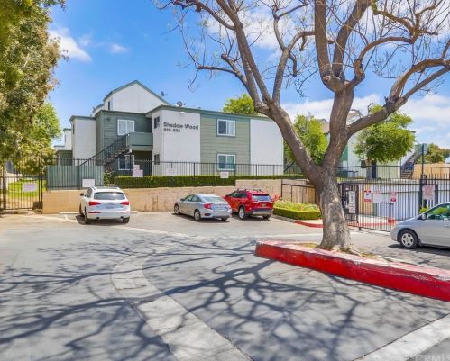 619 Bristol St, Santa Ana CA  92703-2156 exterior