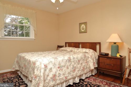 1144 Devonshire Rd, Lancaster PA  17601-1611 exterior