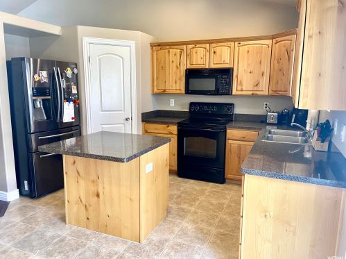 492 Quincy Ave, Ogden UT  84401-1829 exterior
