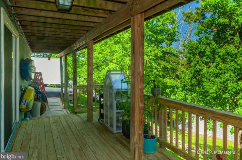 423 Shannondale Rd, Harpers Ferry WV 25425-4564 exterior