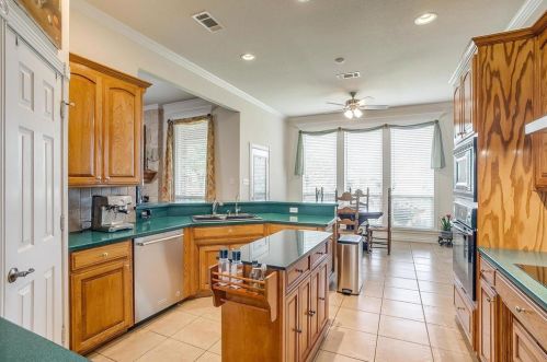 329 Stone Mtn Rd, Fort Worth TX  76035-5642 exterior
