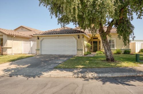 157 Little Johns Creek Dr, Valley Home, CA 95361-4190