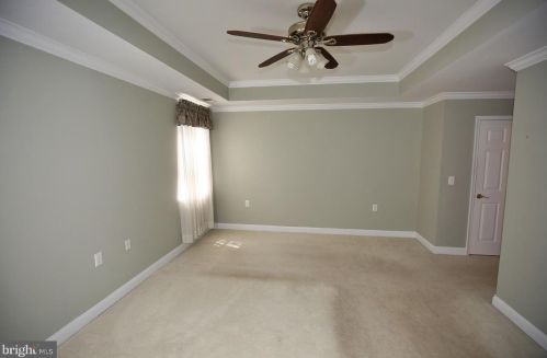 6 Hummingbird Dr, Trenton NJ  08690-3557 exterior