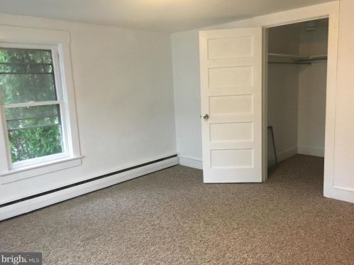42 Lincoln Ave, Ephrata PA  17522-2714 exterior
