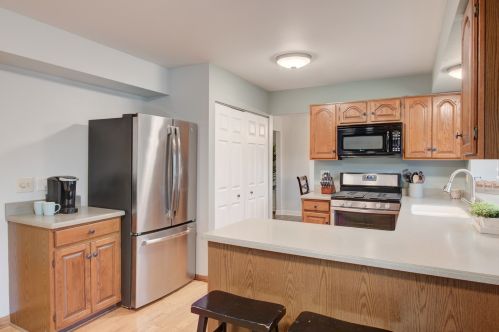 1075 Big Eagle Trl, Carol Stream IL  60188 exterior