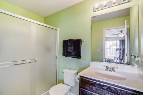 1228 Alta Vista Dr, Pingree Grove IL  60140-2057 exterior