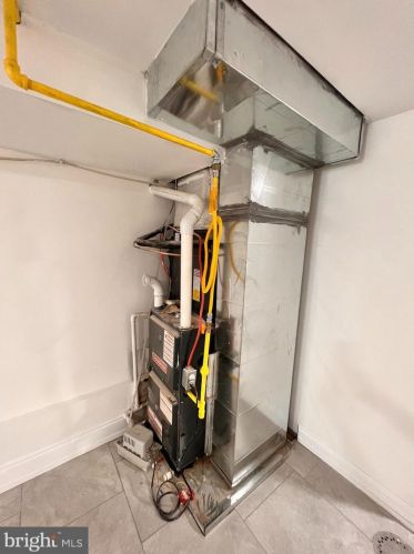 4812 10th St, Philadelphia PA 19141-3930 exterior