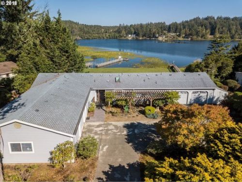 5555 Shore Dr, Florence, OR 97439-8736