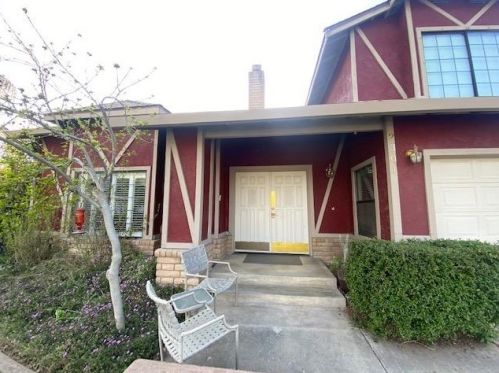 2301 Shadow Oak Ln, Modesto, CA 95355-9449