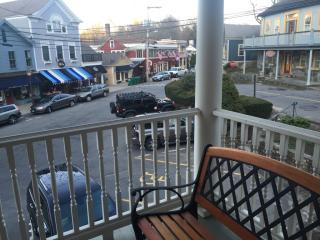 12 Main St, Chester CT  06412-1342 exterior