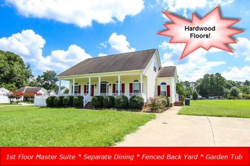1204 Dixie Dr, Selma, NC 27576-2381