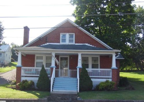 201 Hays Ave, Staunton, VA 24401-3823