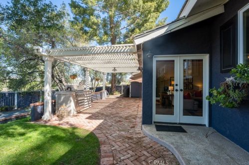 9881 Brier Ln, Santa Ana, CA 92705-1535