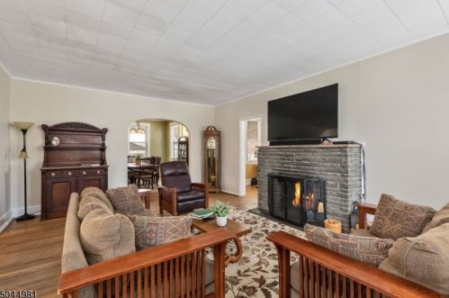 220 Watchung Ter, Scotch Plains, NJ 07076-1426