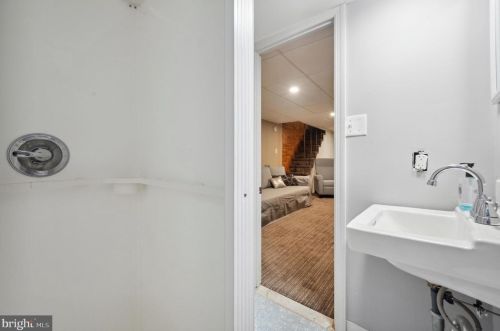 2825 11 St, Philadelphia PA 19148-4903 exterior