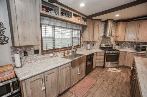 2645 Fairway Dr, Angleton TX 77515-7396 exterior