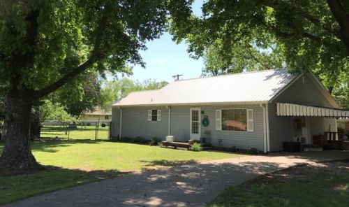 406 18th St, Tishomingo, OK 73460-2608