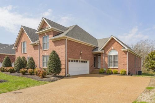 231 Stoners Glen Ct, Hermitage, TN 37076-2265