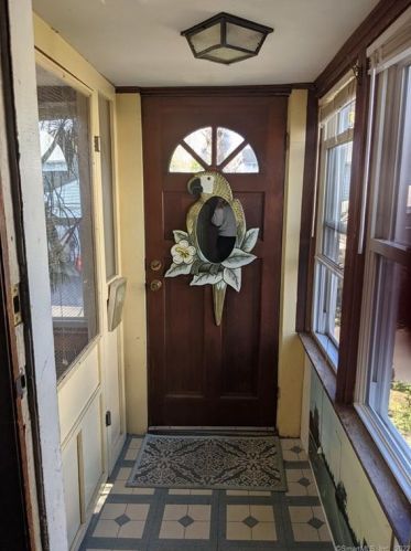 5 Talmadge Pl, Norwalk, CT 06854-4110