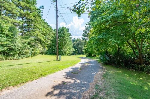 800 Henry Dr, Holly Springs, GA 30188-5556