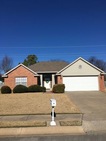 204 Colorado Ave, Springdale, AR 72764-6619