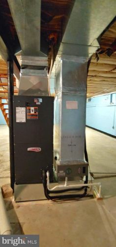 2608 Beechwood Rd, Lancaster PA  17601-4802 exterior