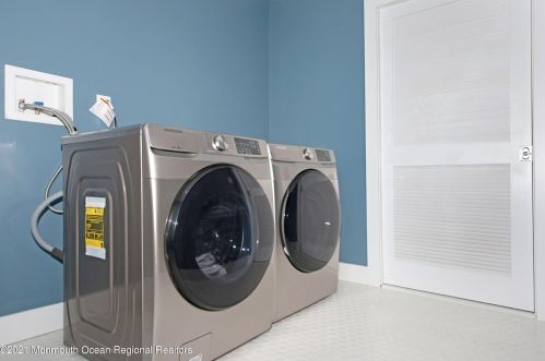 39 Harrison Ave, Tinton Falls NJ  07701 exterior