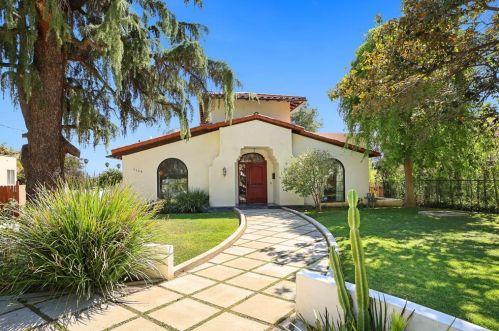 1160 Calaveras St, Altadena, CA 91001-2534