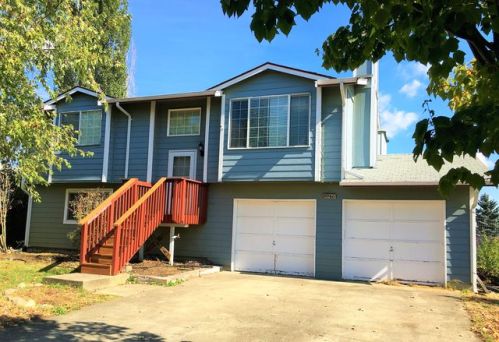 9946 Harold Ct, Yelm, WA 98597-9632