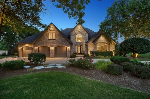 17901 Crystal Lake Dr, Mokena, IL 60448-8587