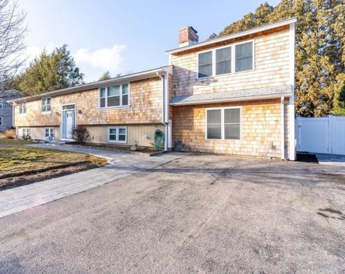 27 Whitehall Dr, Warwick, RI 02886-4318