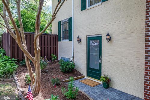 3350 Conquistador Ct, Annandale, VA 22003-1116