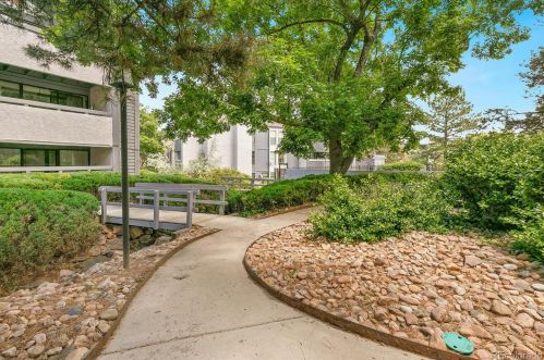 9837 Peakview Ave, Englewood, CO 80111-5535